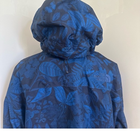 Great like-new North Face Venture 2 rain jacket! New to Poshmark! - Picture 6 of 9